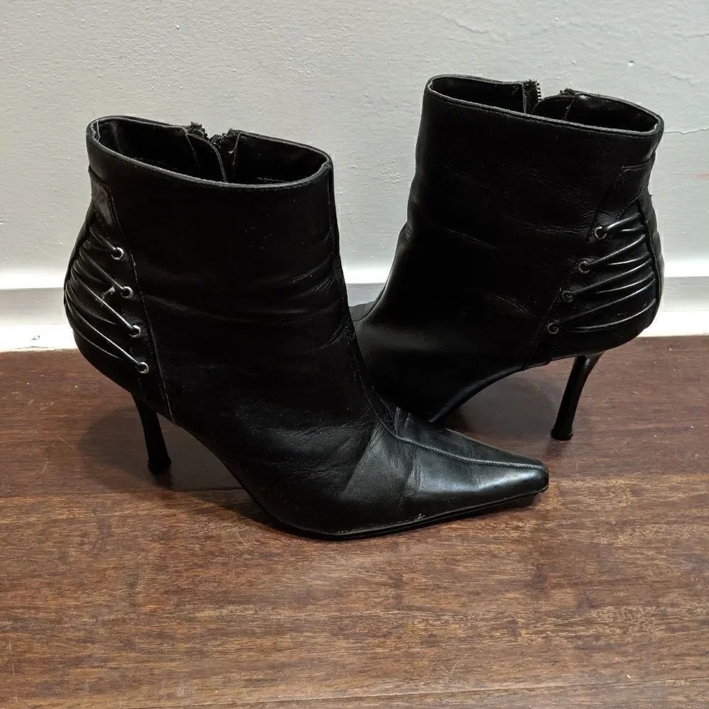 Baker's Samantha leather bootie black size 8